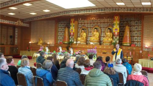 德國籍督導Wolfgang以德國人能理解的方式來回答學員的提問。