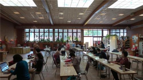 為了讓首次的全球網路會考能順利進行，8月29日下午柏林協會為已報考的會員及信眾舉辦「考前講習」，有16位考生親臨佛堂，另有5位考生線上參與學習。