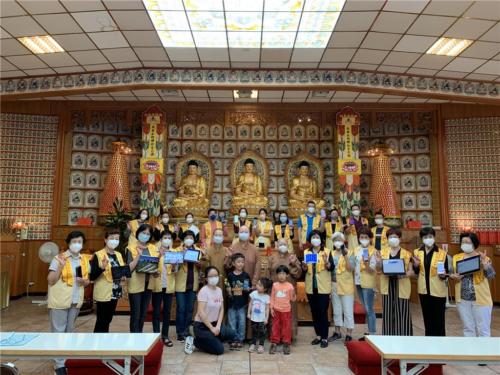 柏林考區的考生持3c大合照