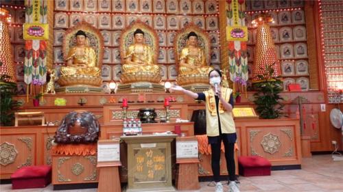 第二分會委員王小麗主持「中秋接龍」競賽