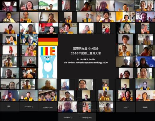 在大合照及歡送歌中，大家互道保重、雲端再見， 圖/劉寶瑩