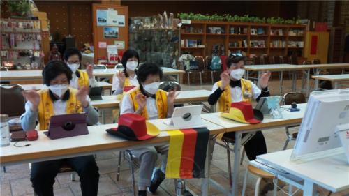 10月3日五位講廣東話的菩薩在佛堂參加分組討論