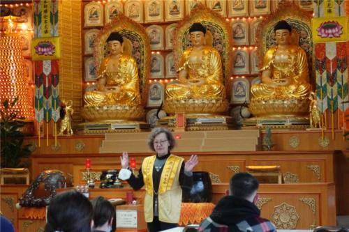 柏林佛光協會Sabine理事為大家介紹佛光山