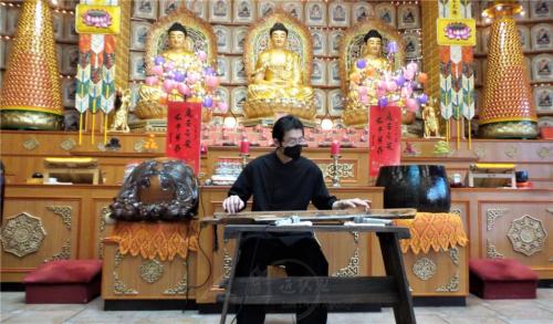 楊臨池說明古琴的構造