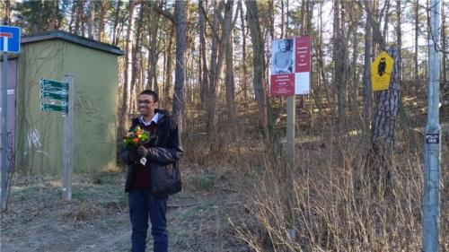 Shyam是繼泰戈爾之後「第二位」印度人出現在這個Caputh小鎮，由於其優秀的科學研究，讓小鎮的鎮長特地來拜訪、當地的報紙也刊登報導，所以他也成了這個小鎮的名人