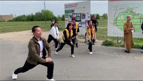 路跑前，第二分會唐雪峰分會長帶領大家做暖身運動