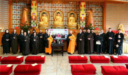 柏林佛光山新戒與線上佛光人合影