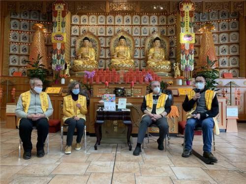 論壇主持人劉育銓提出問題：何時、為何加入佛光會？以及加入佛光會後的收穫。請3位與談人一一道來