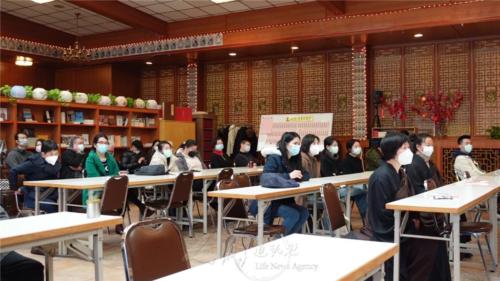 與會大眾專心聆聽幾位與談人「話說星雲大師」