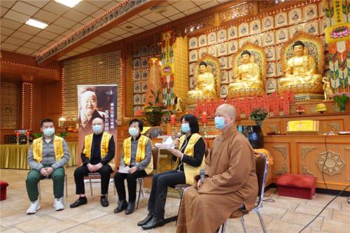 與會大眾專心聆聽幾位與談人「話說星雲大師」