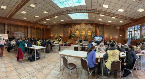 現場分四組進行小組討論