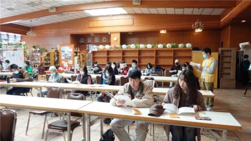 青年劉昕宇學習到，單槍匹馬的舊經濟時代已成過往，作為眾中之一，發揮己長抱團發展，才能順應新時代的各種變化