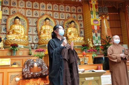 中文組帶領人徐曉偲分享，大師的著作帶給佛光人及人類「富有」，是大家最佳的財富