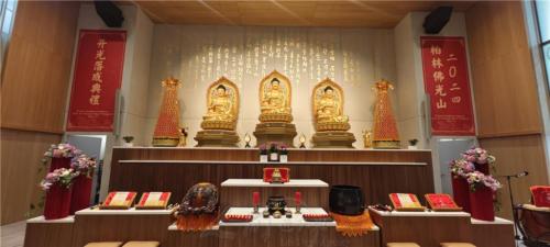 寶佛自舊道場1999年開光伊始，就一直為柏林信眾所崇敬，未來也將繼續庇佑普照柏林的眾生