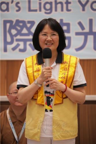 佛光會柏林協會會長黃家羚第一次看到200多位青年，出現在柏林佛光山非常歡喜