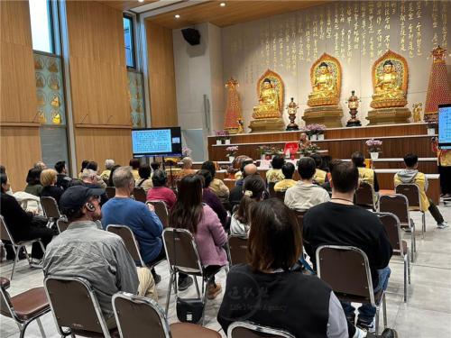 佛光山副住持慧開法師11月17日在柏林佛光山大雄寶殿進行第二場中文的「人間佛教三好講座」