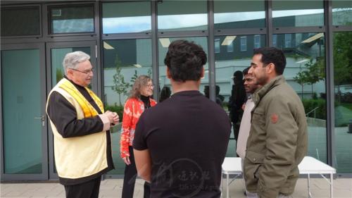 柏林協會德籍Wolfgang督導、Sabine顧問為印度留學生解說佛教