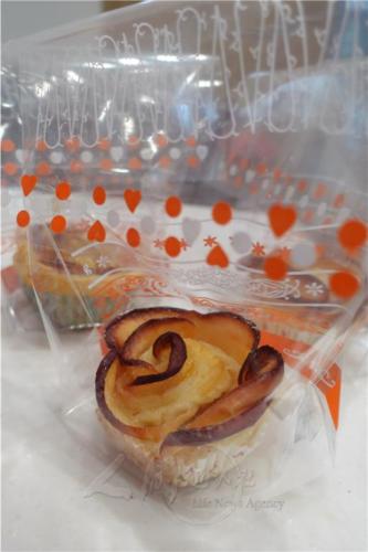 小朋友送給媽媽們的蘋果玫瑰小糕點