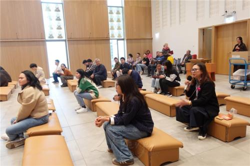 與會大眾熱烈分享從三好動畫微電影《鳥與無人機》中看到的佛法