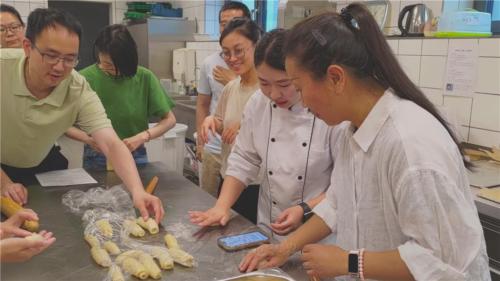 柏林的珍珠瑪瑙下廚房群歡喜學習手做蘿蔔絲酥餅