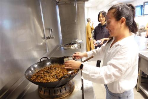 大家都歡喜帶桃膠素肉燥回家