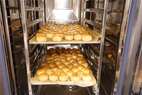 第一批廣式月餅成功出爐