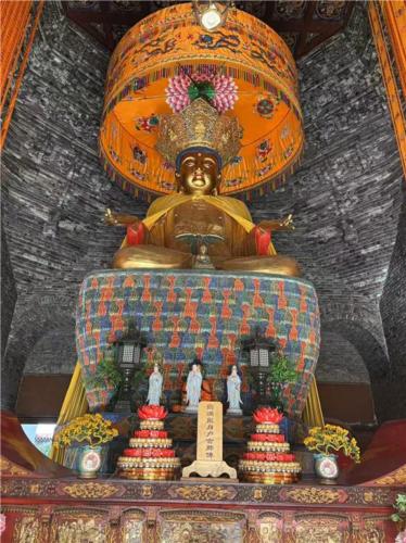 大顯通寺內奉的盧舍那佛