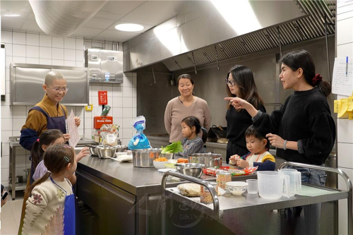 菩提園親子歡喜準備臘八粥食材