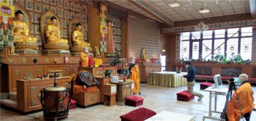 青年趙大為特來道場參加皈依