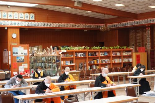 「佛光日」佛光山開山55周年紀念抄經活動由妙祥法師、永超法師及如耀法師帶領柏林協會黄家羚會長等12位佛光人抄經