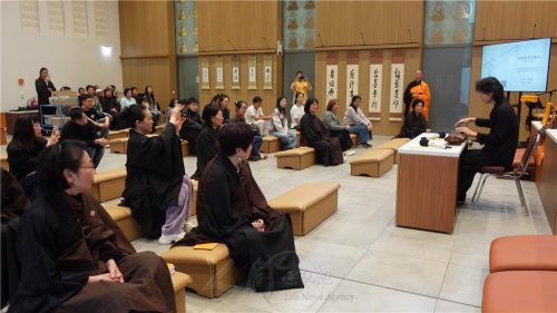 人間佛教生活講座邀請古琴演奏家楊臨池講演及示範